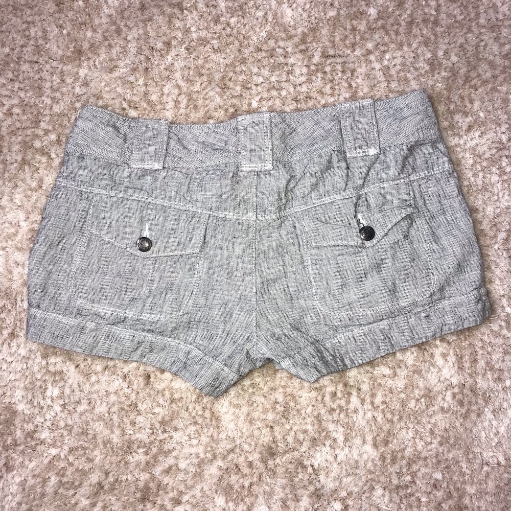 Express Shorts - Picture 2 of 2